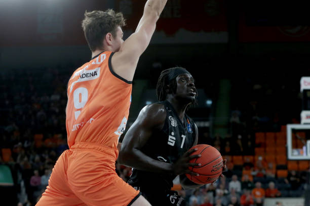 从机会不足 从机会不足